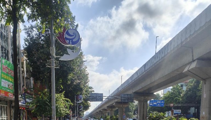 MẶT PHỐ QUANG TRUNG - HÀ ĐÔNG - KINH DOANH SẦM UẤT - KINH DOANH ĐA DẠNG CÁC LOẠI HÌNH - VỈ HÈ ĐÁ BÓNG. 42m giá 9.99ty.